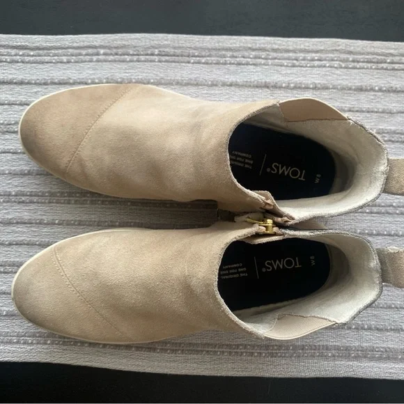 Toms Tan Suede Jaime with Zebra Detail and zipper. - Picture 2 of 6